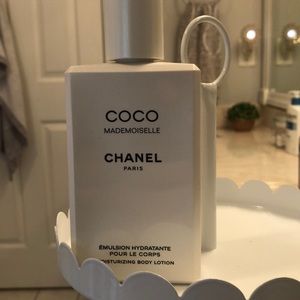 Coco Mademoiselle Moisturizing Body Lotion